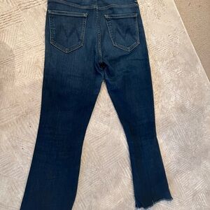 MOTHER The Insider Crop Step Fray sz 27 Dark Blue Crop Straight Leg Jeans